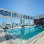 Luxury Loft W Skyline View, Rooftop Pool, Brickell Downtown