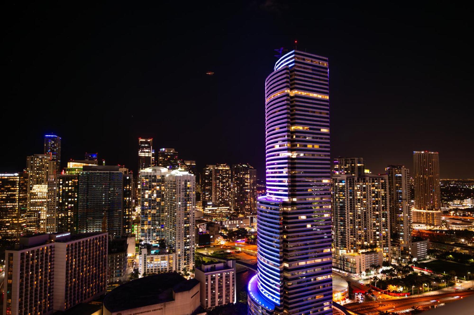 Luxury Loft W Skyline View, Rooftop Pool, Brickell Downtown Apartamento *