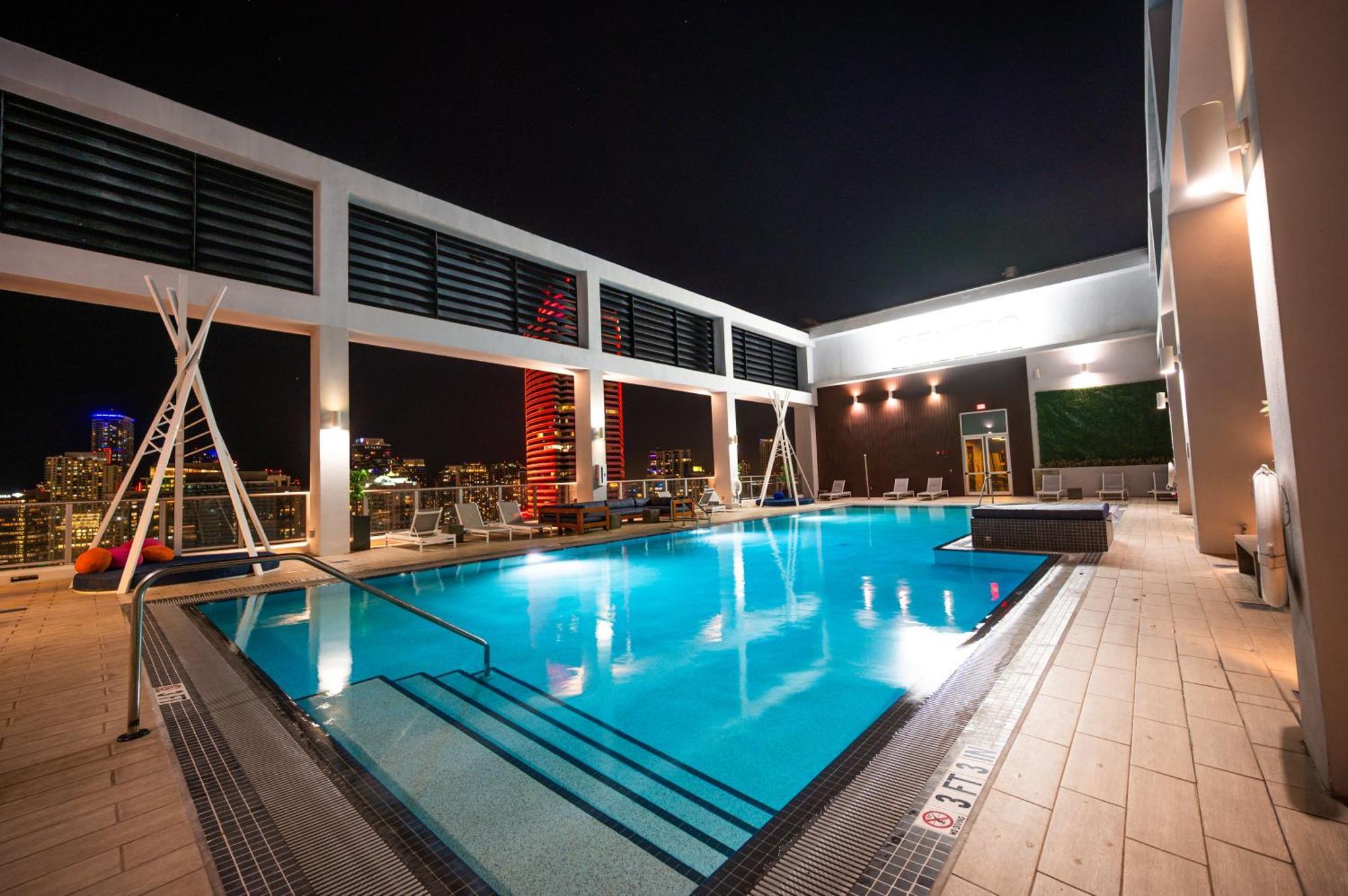 Luxury Loft W Skyline View, Rooftop Pool, Brickell Downtown Apartamento