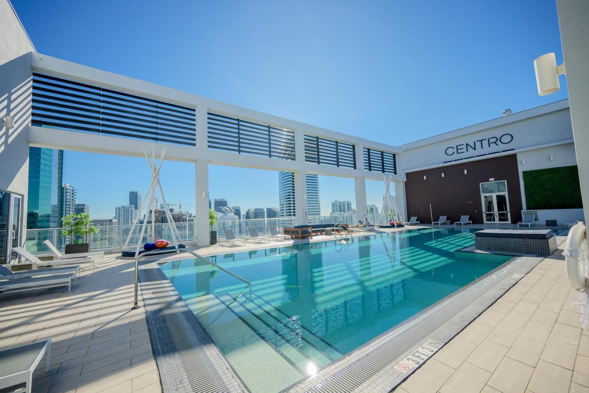 Luxury Loft W Skyline View, Rooftop Pool, Brickell Downtown Apartamento