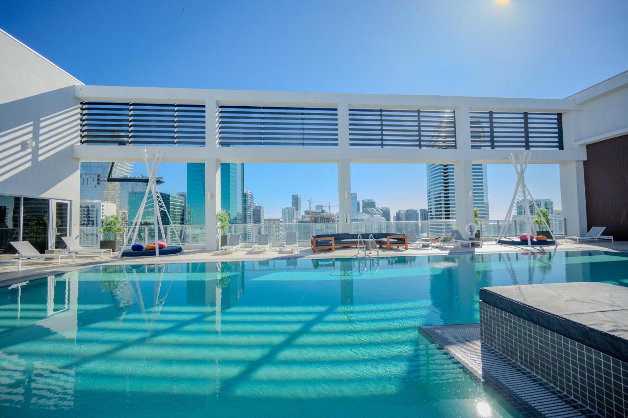 Luxury Loft W Skyline View, Rooftop Pool, Brickell Downtown Apartamento