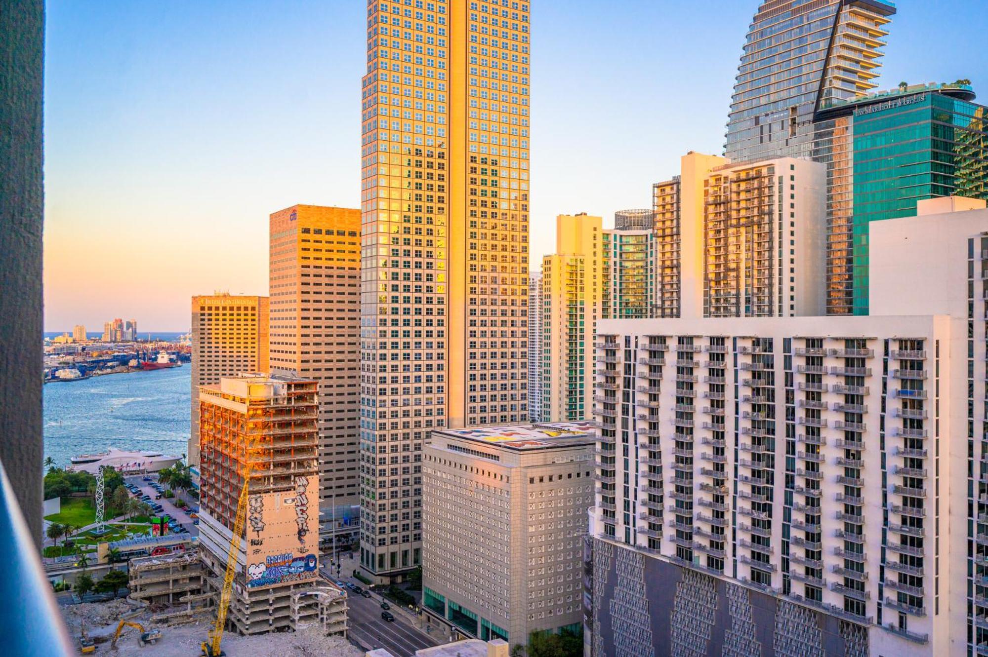 Apartamento Luxury Loft W Skyline View, Rooftop Pool, Brickell Downtown *