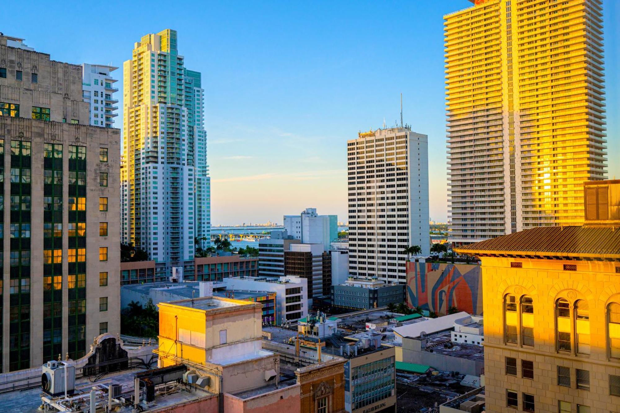 Luxury Loft W Skyline View, Rooftop Pool, Brickell Downtown Apartamento