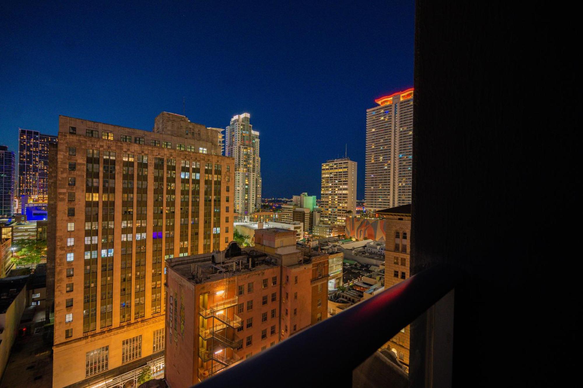 Luxury Loft W Skyline View, Rooftop Pool, Brickell Downtown Apartamento