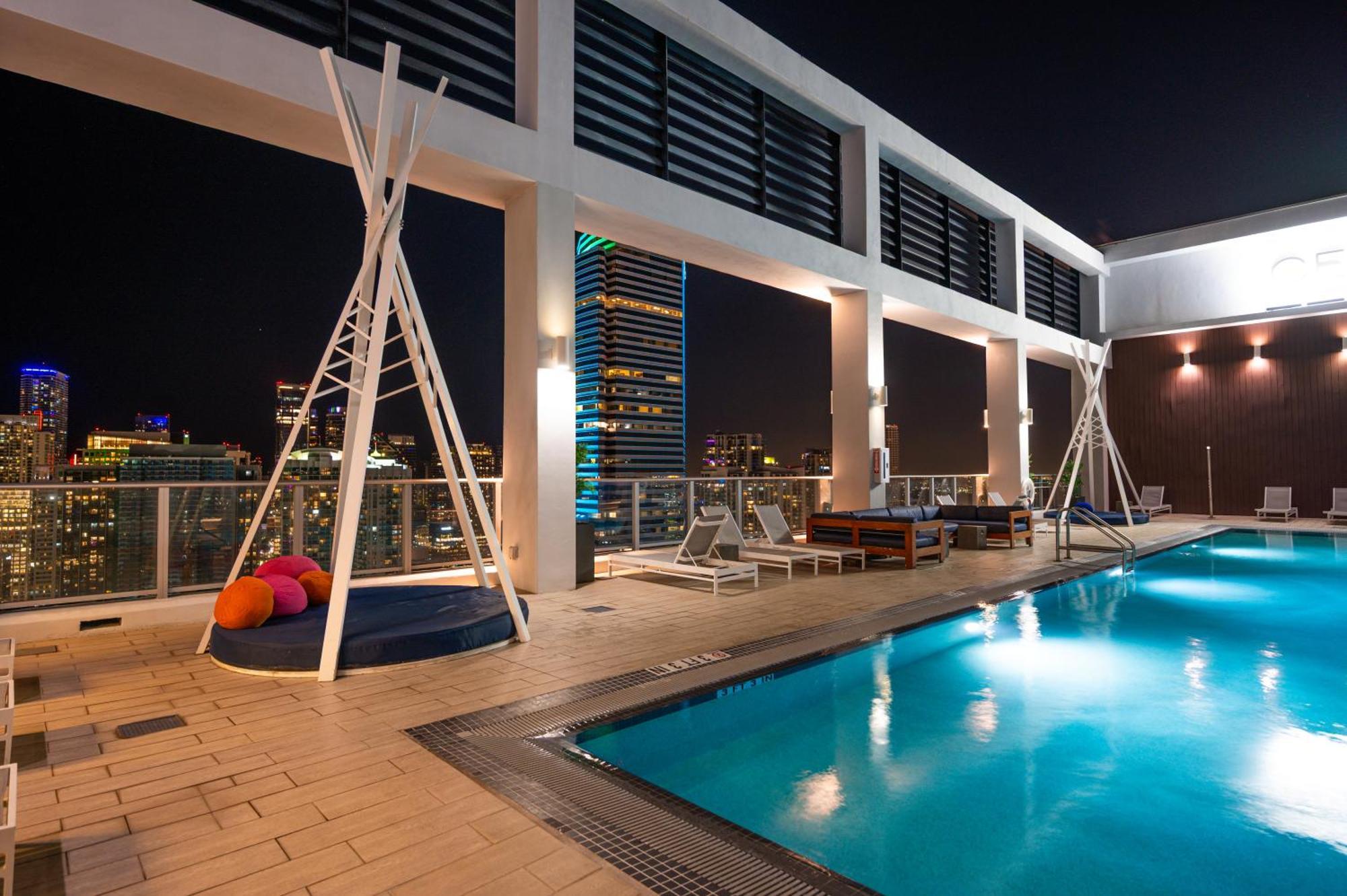 Luxury Loft W Skyline View, Rooftop Pool, Brickell Downtown Apartamento Miami