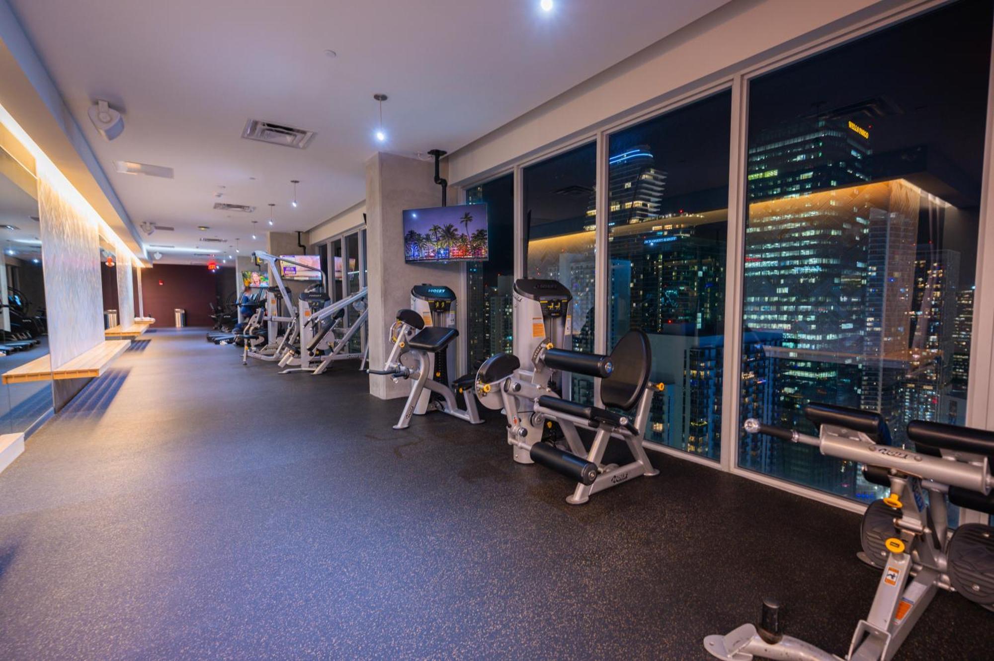 Luxury Loft W Skyline View, Rooftop Pool, Brickell Downtown Apartamento